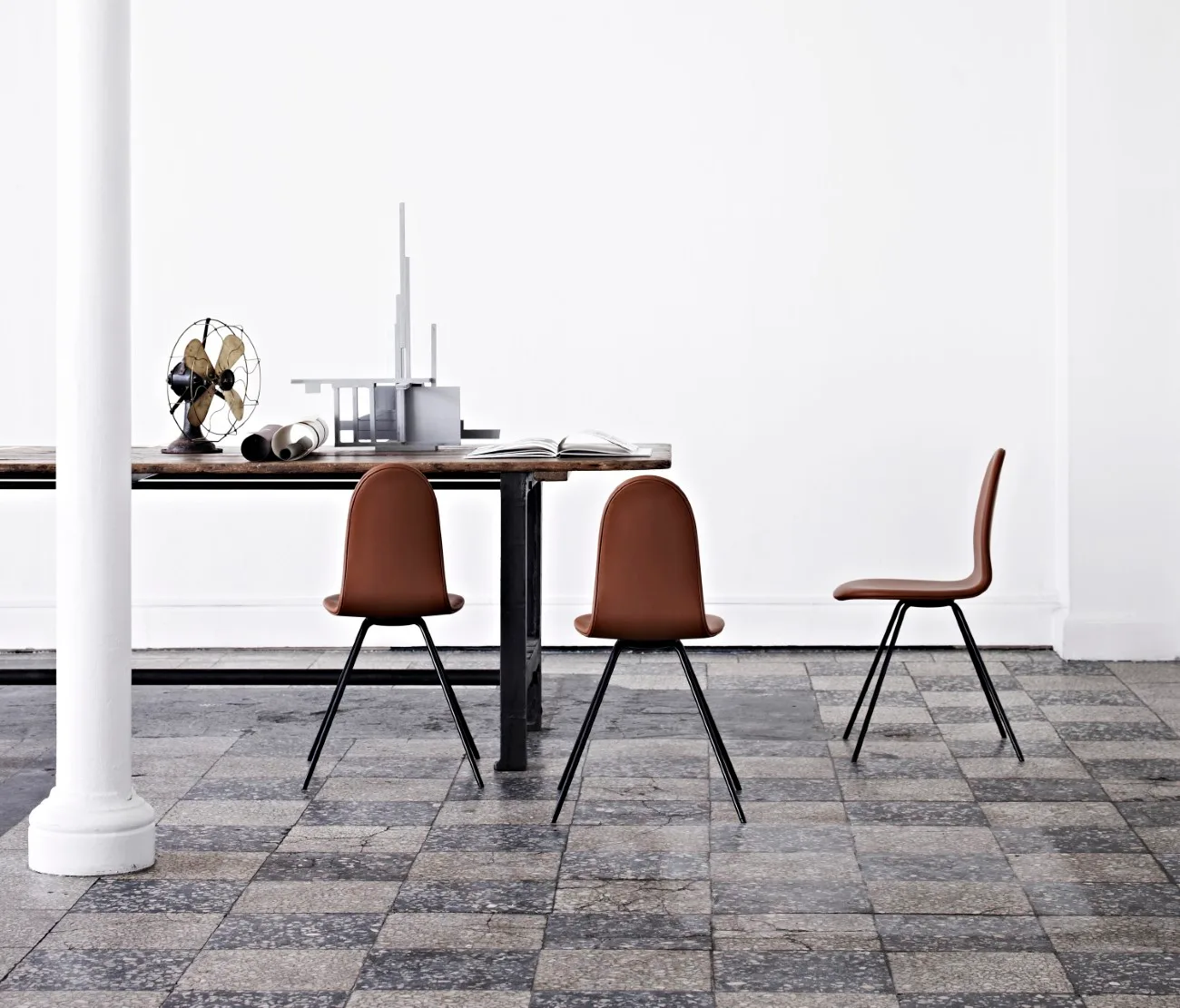 Howe - Tongue Chair Arne Jacobsen