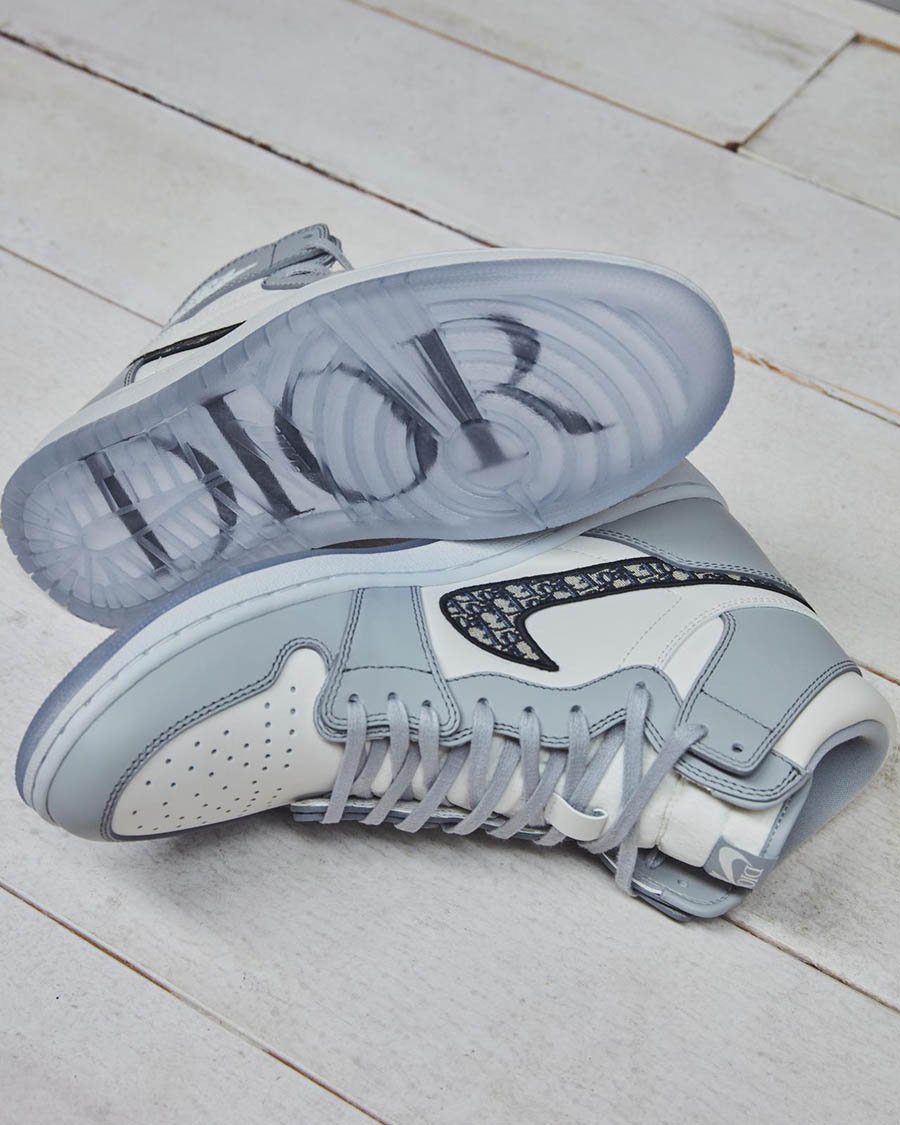 Air Jordan 1 High OG x Dior Men