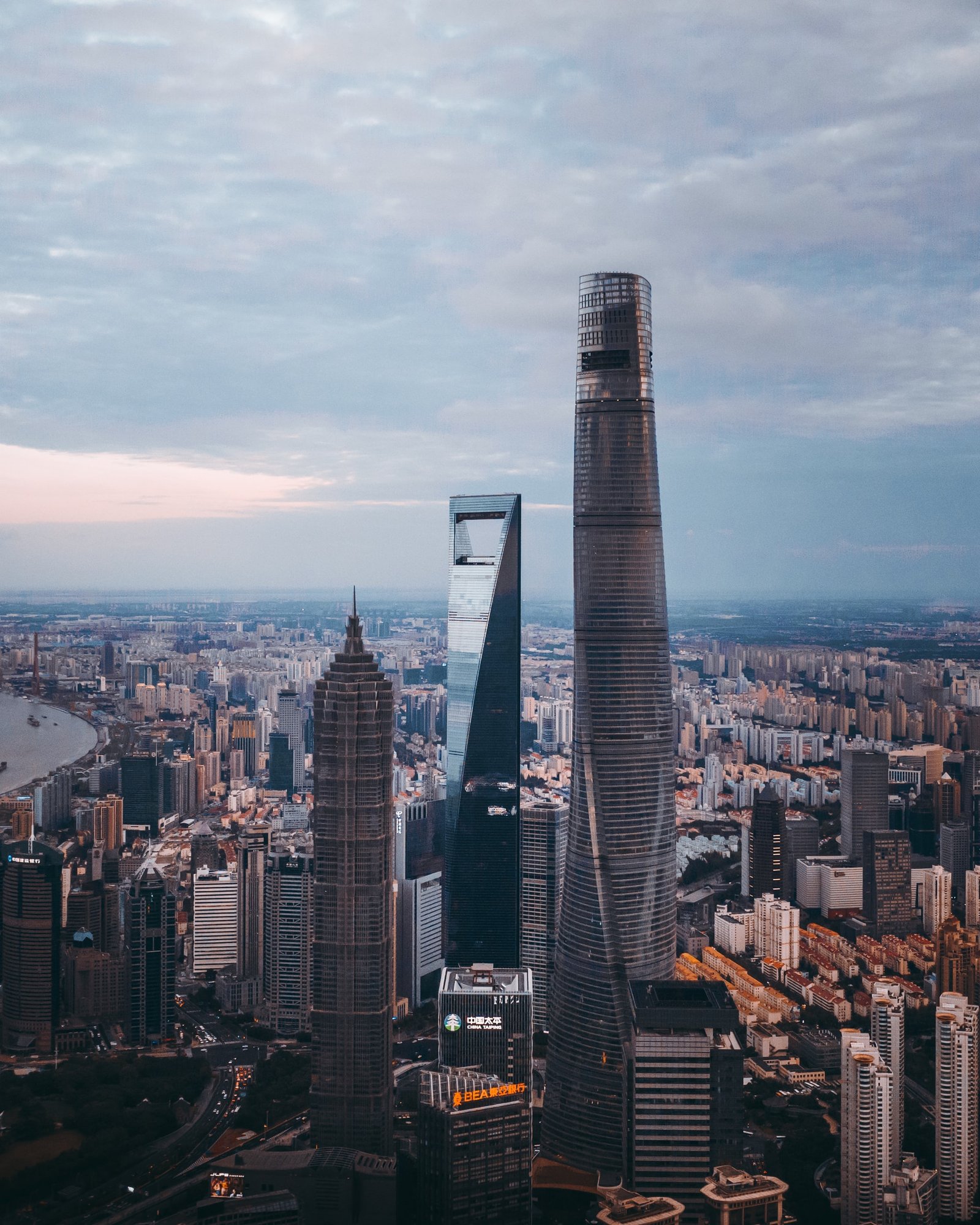 Shanghai Tower - 丁亦然