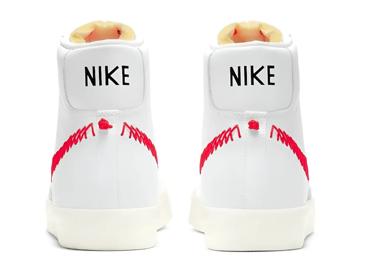 Nike Blazer Mid 77 Zig Zag Swoosh 3 La Nike Blazer Mid ’77 Vintage ressort le Swoosh en dents de scie, et c'est ce détail qui fait toute la différence