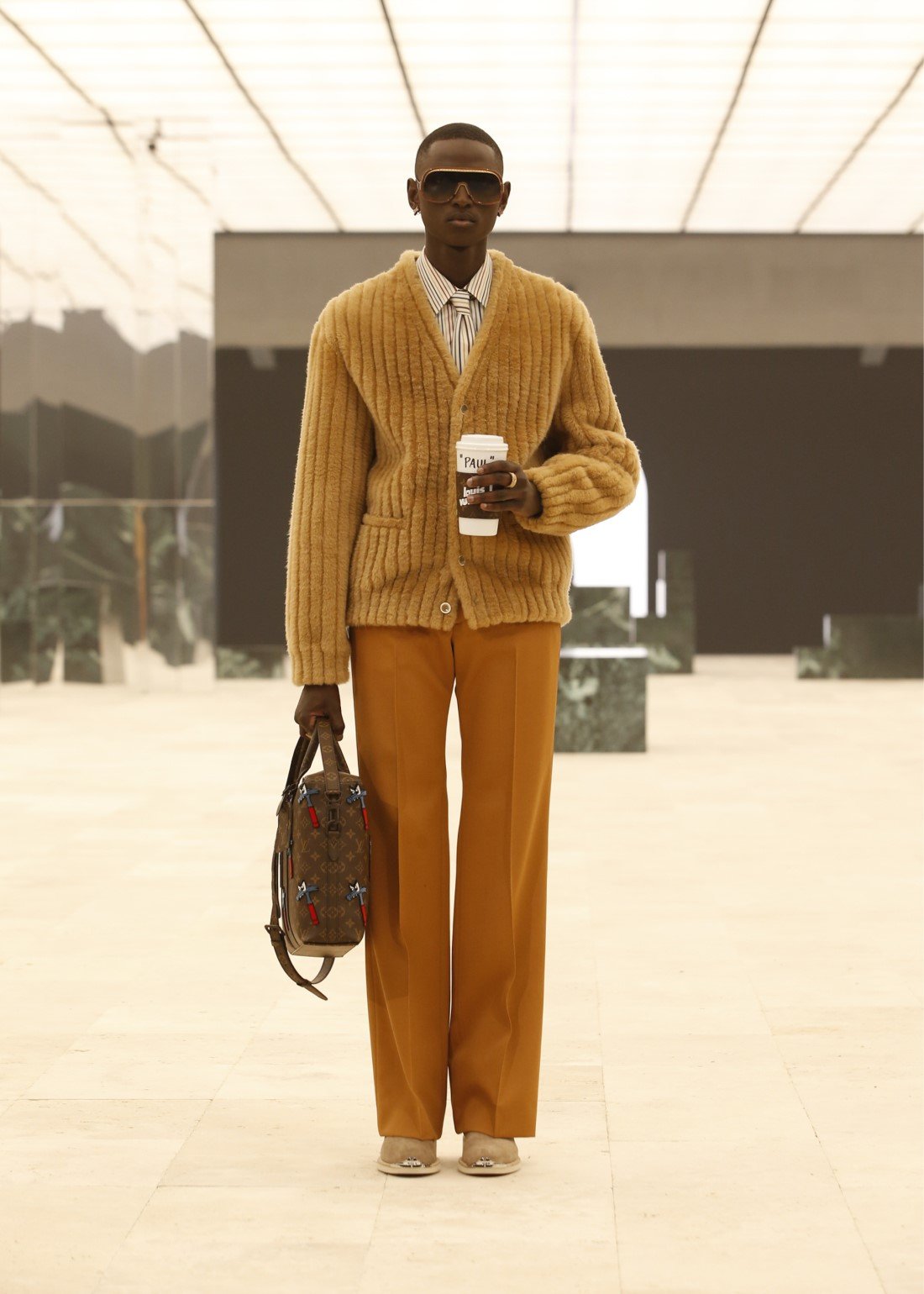 Défilé Louis Vuitton automne-hiver 2020-2021 Homme  Style classique pour  hommes, Chemise homme fashion, Vêtements homme