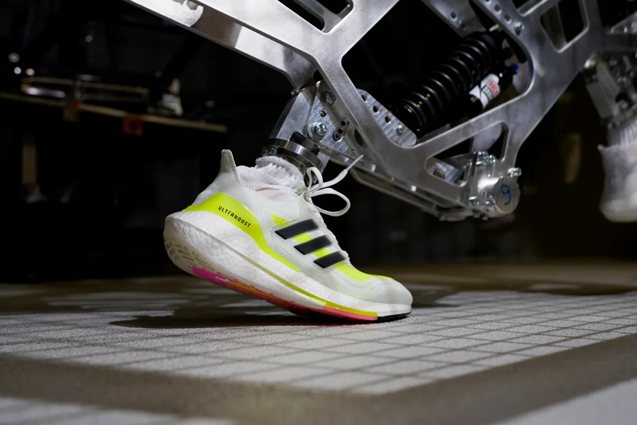 adidas UltraBOOST 21