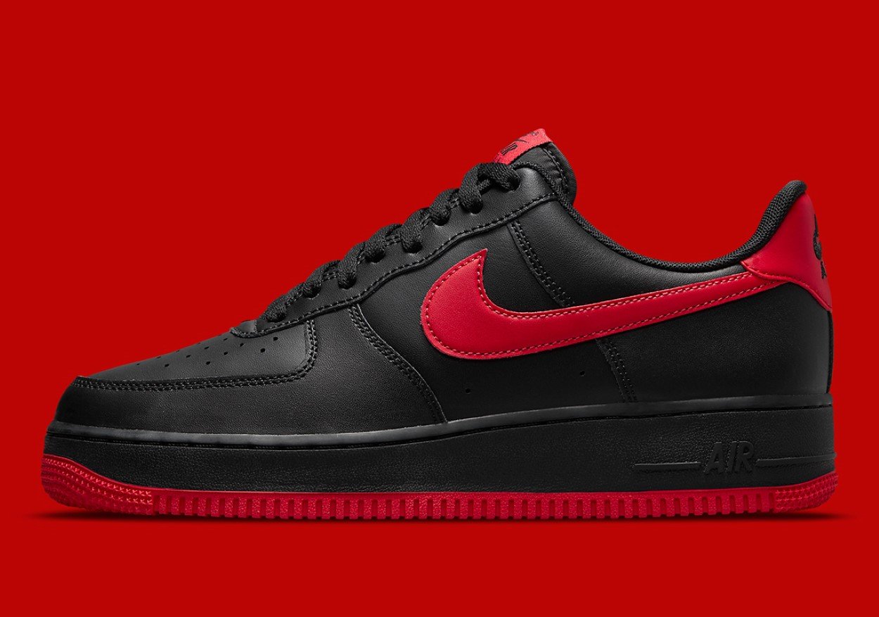 Nike Air Force 1 Low "Bred"