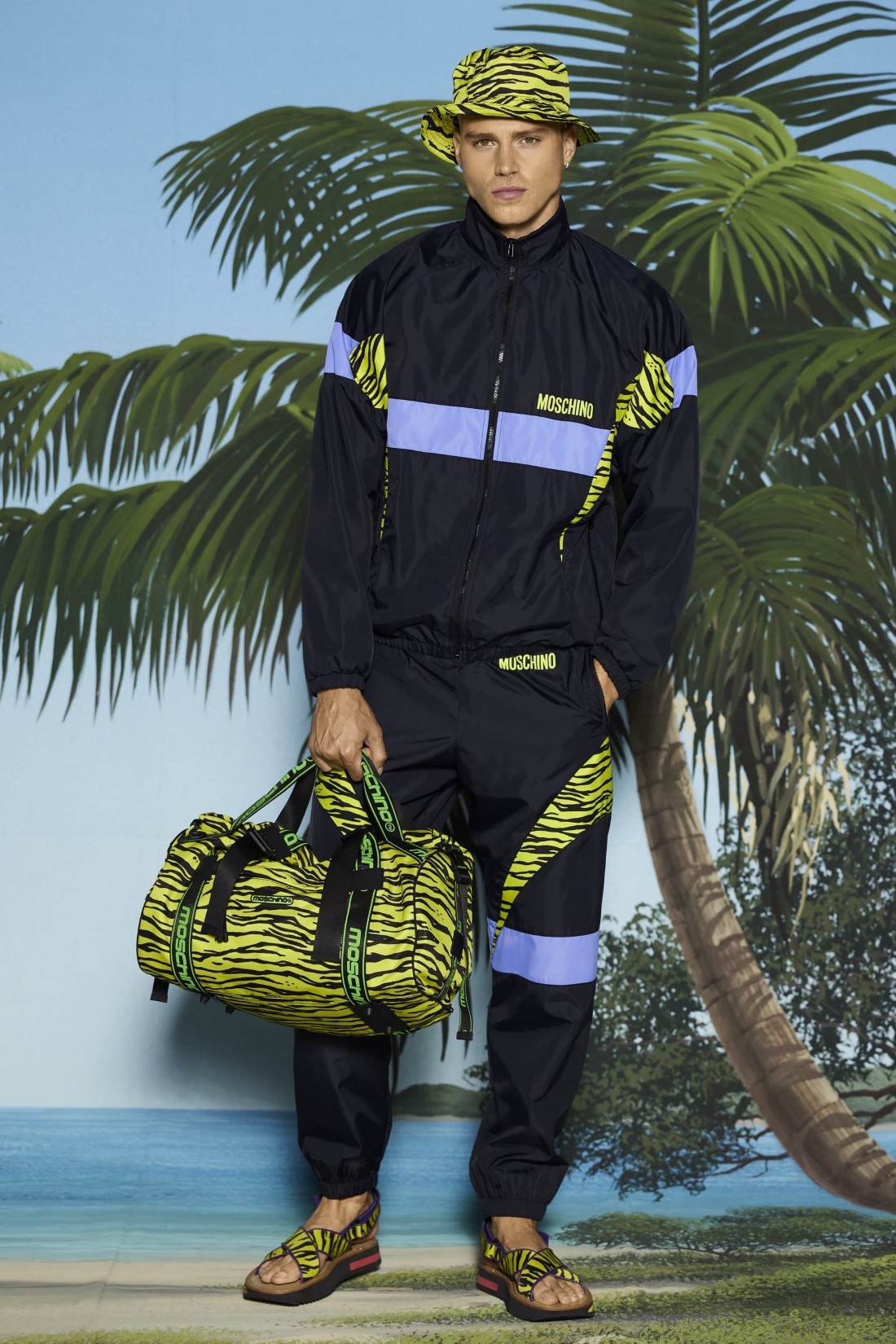 Moschino Collection Croisière Homme 2022