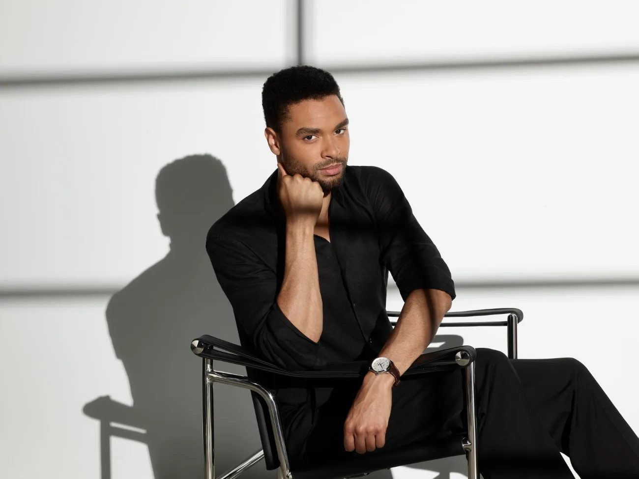 Longines de l’Elégance x Regé-Jean Page