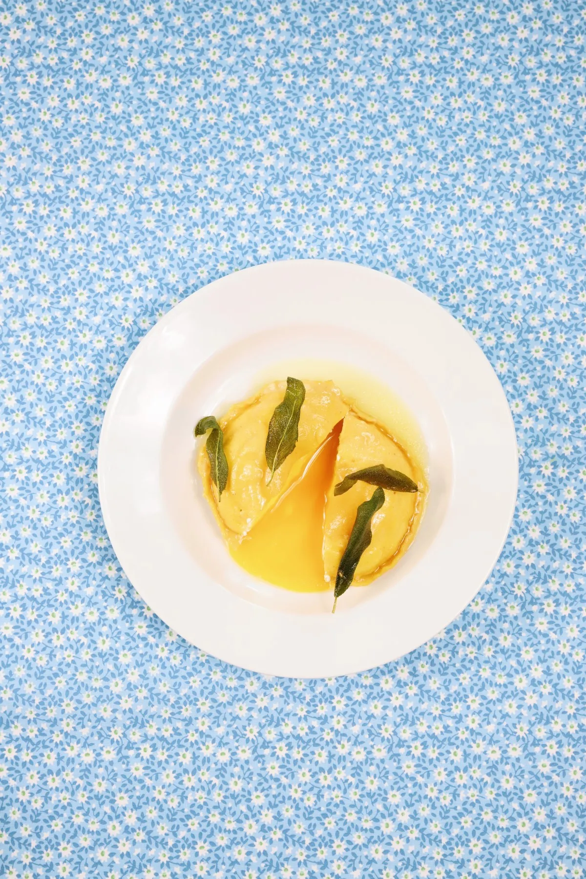 Big Mamma Ravioli di ricotta fourre a loeuf coulant Big Mamma - Ravioli di ricotta fourré à l’œuf coulant