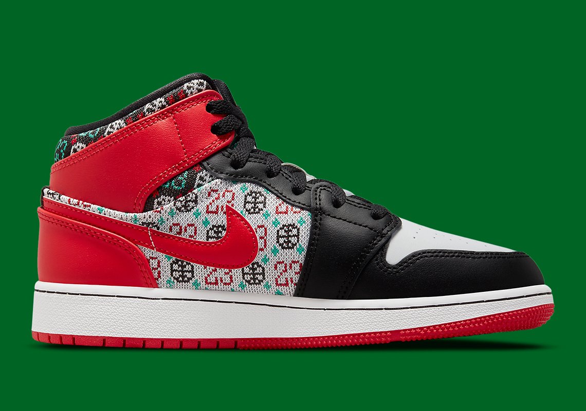 Https://Www.essentialhomme.fr/Wp-Content/Uploads/2021/11/Air-Jordan-1-Mid-Ugly-Christmas-Sweater-2.Jpg