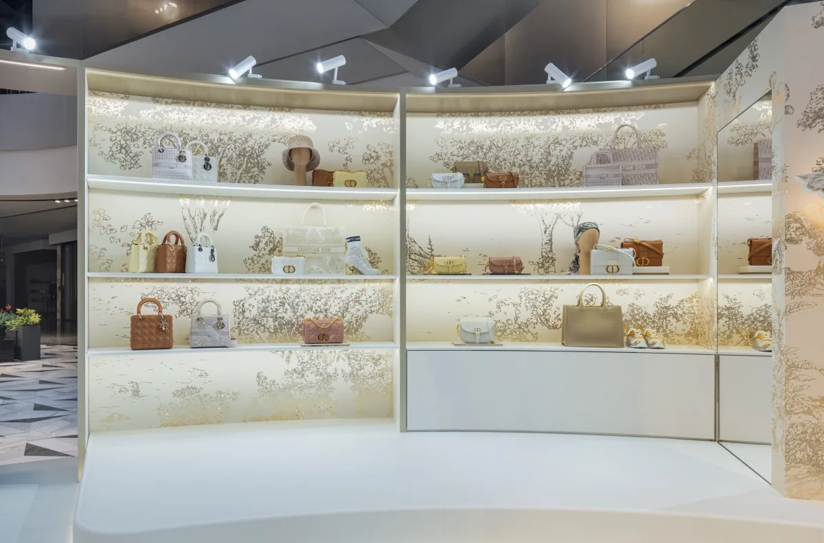 DIOR - Décorations Noël - Daegu Séoul