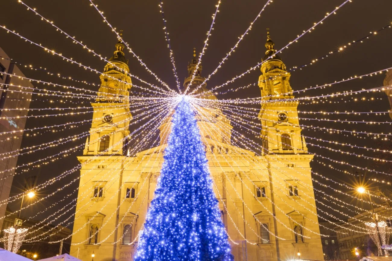 10 plus beaux sapins de Noel au monde Budapest 10 plus beaux sapins de Noël au monde - Budapest