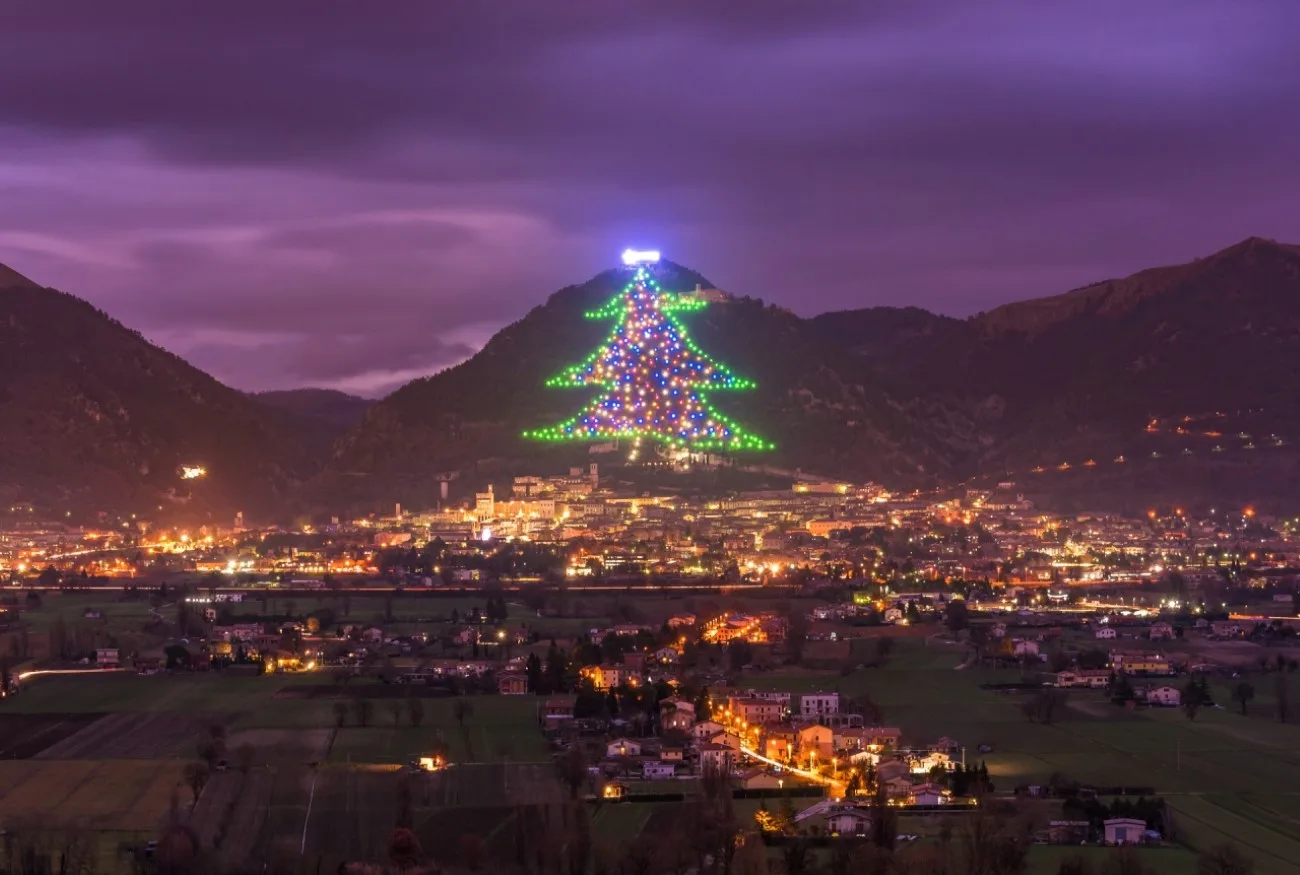 10 plus beaux sapins de Noel au monde Gubbio Italie 10 plus beaux sapins de Noël au monde - Gubbio Italie