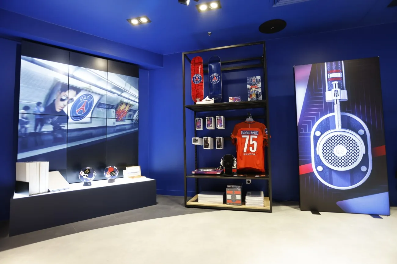 Le Paris Saint-Germain - Flagship Champs Élysées
