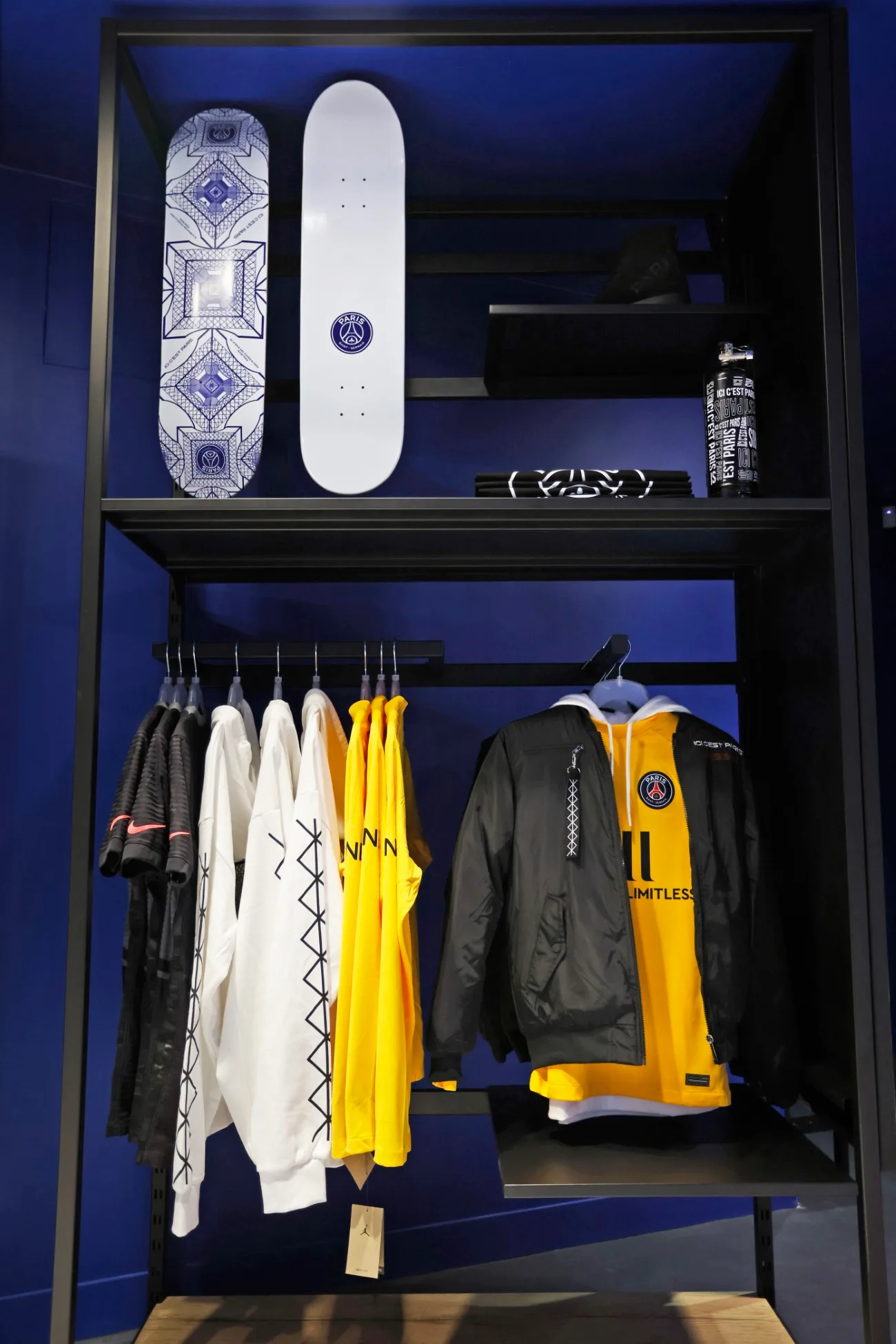 Le Paris Saint-Germain - Flagship Champs Élysées