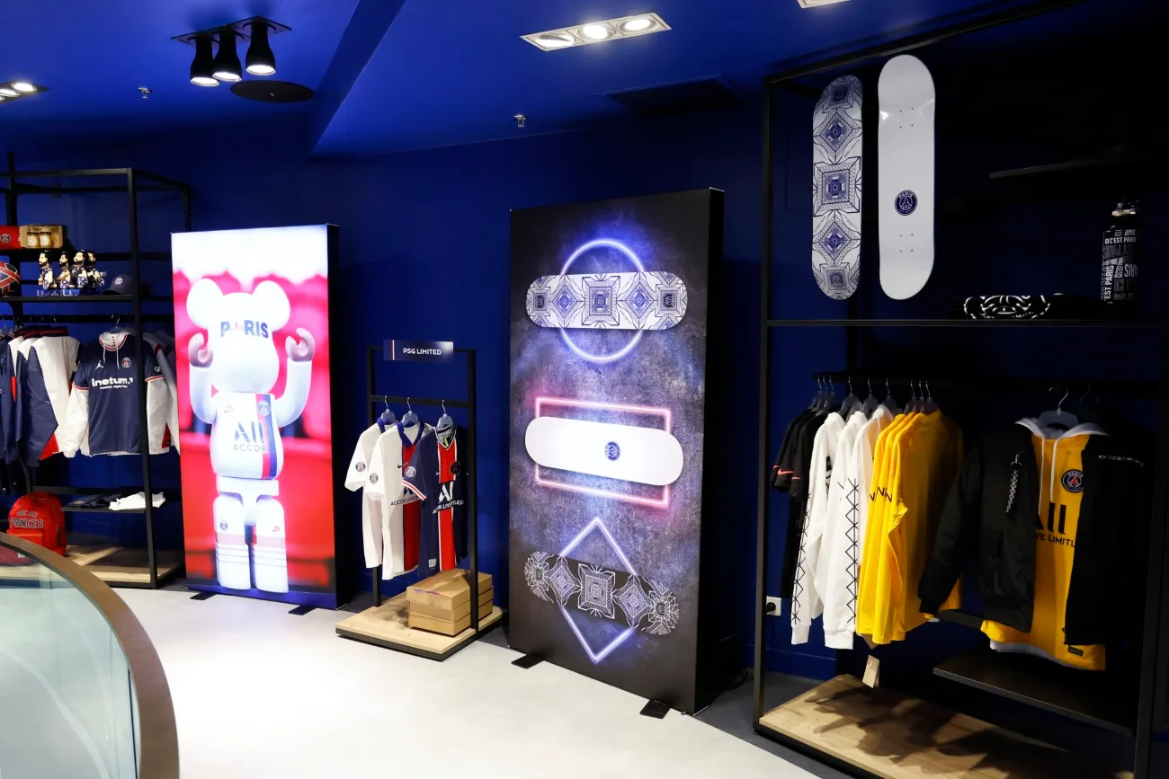 Le Paris Saint-Germain - Flagship Champs Élysées