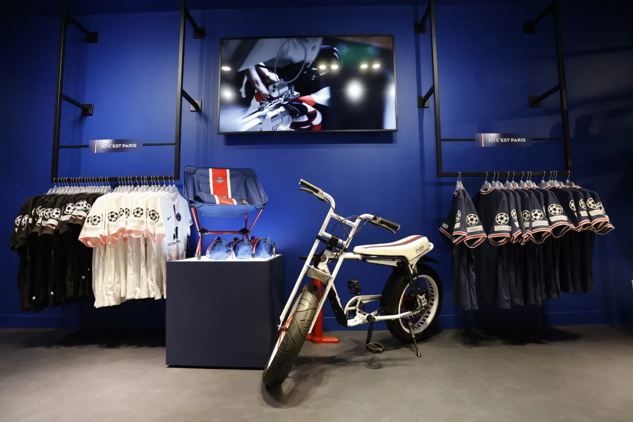 Le Paris Saint-Germain - Flagship Champs Élysées