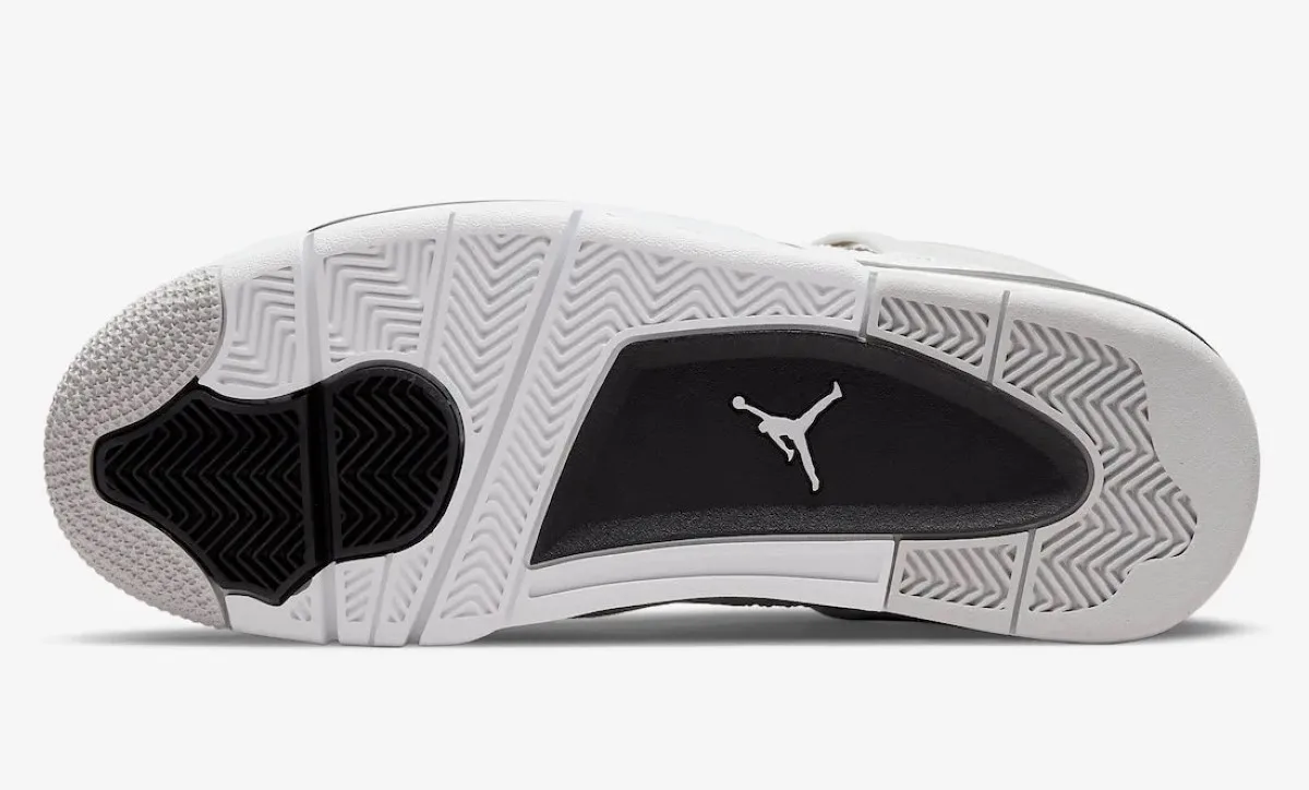 Air Jordan 4 "Military Black"