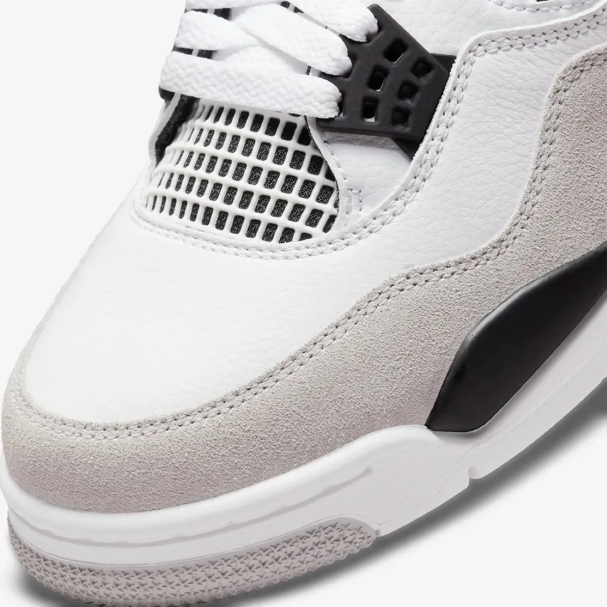 Air Jordan 4 "Military Black"