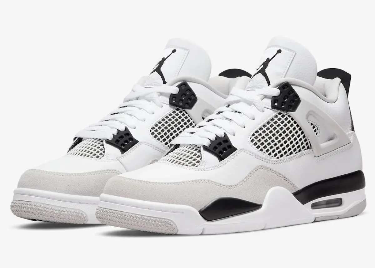 Air Jordan 4 "Military Black"