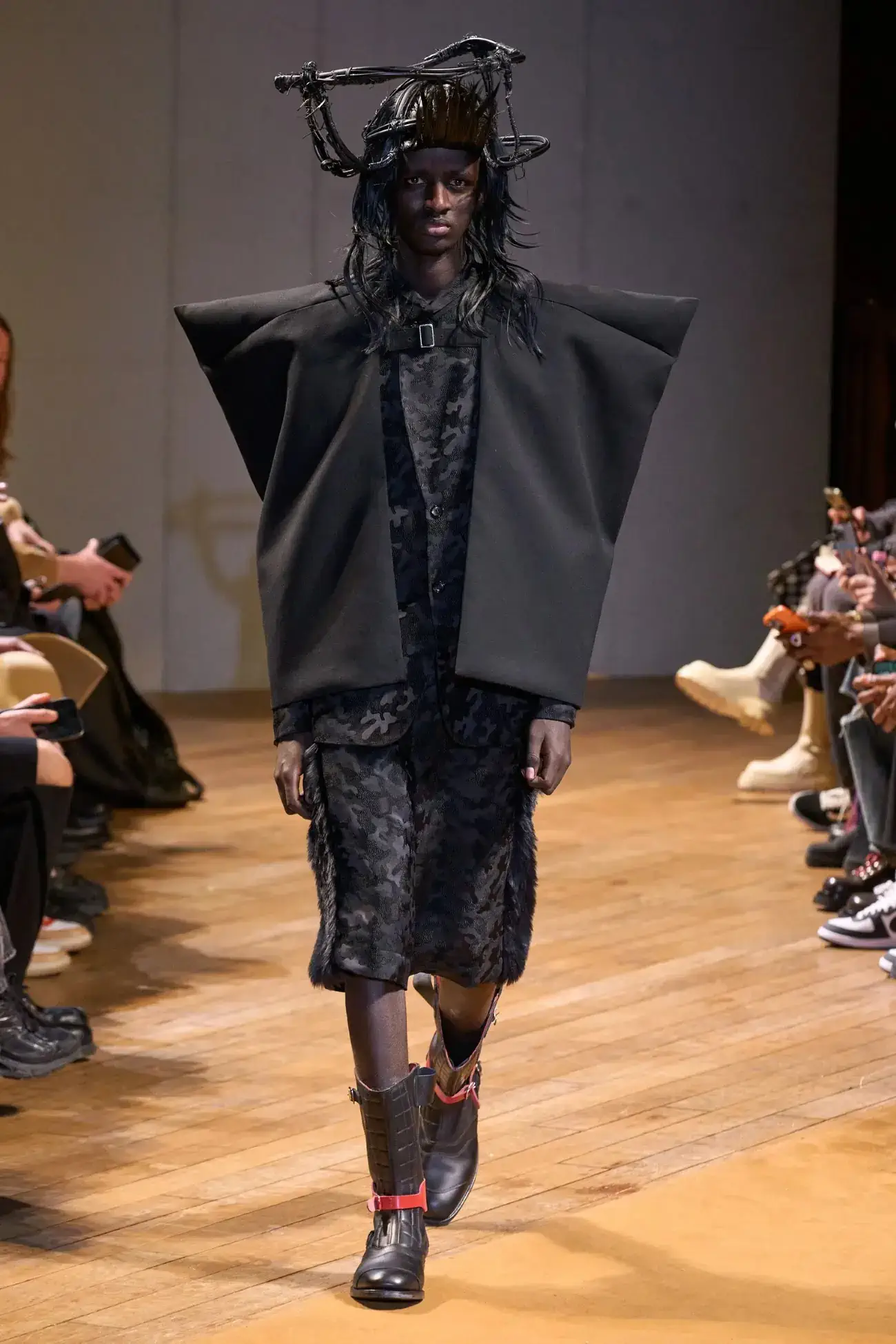 COMME Des GAR ONS Homme Plus Automne Hiver 2023 2024 Paris Fashion COMME Des GAR ONS Homme Plus Automne Hiver 2023 2024 Paris Fashion