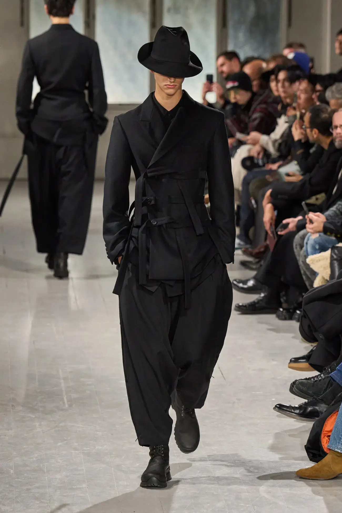 Yohji Yamamoto - Automne-Hiver 2023 - Paris Fashion Week Men's