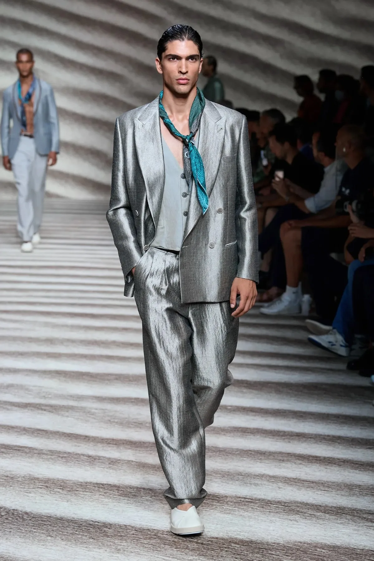 TENDANCES Printemps-Été 2023 - Shine Bright - Giorgio Armani
