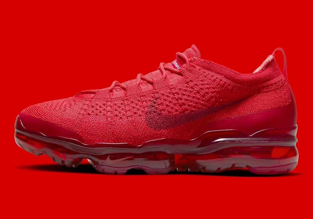 Nike Vapormax 2023 Flyknit "Triple Red"