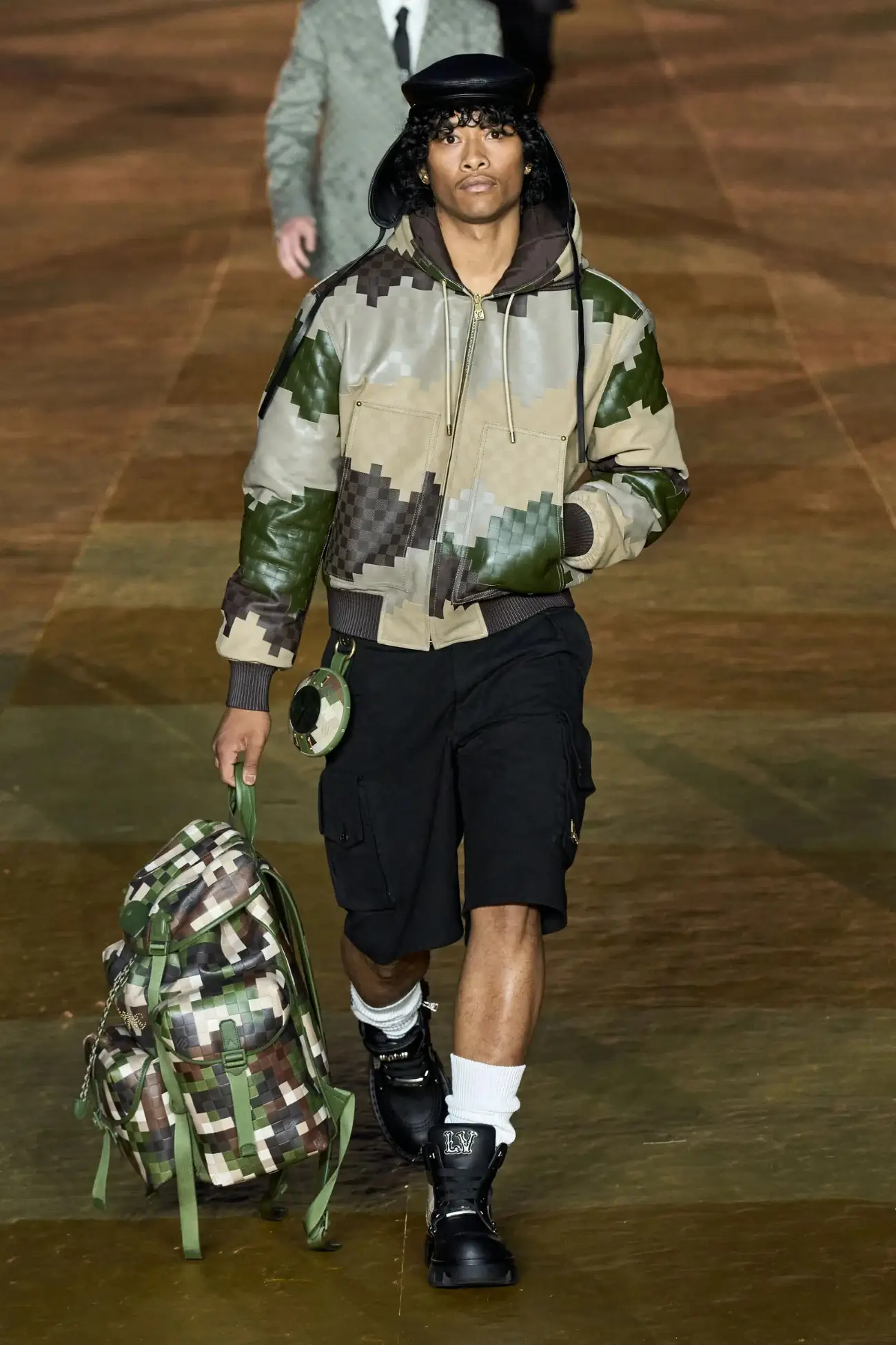Fashion Week : Pharrell Williams fait sensation avec sa première collection  pour Louis Vuitton