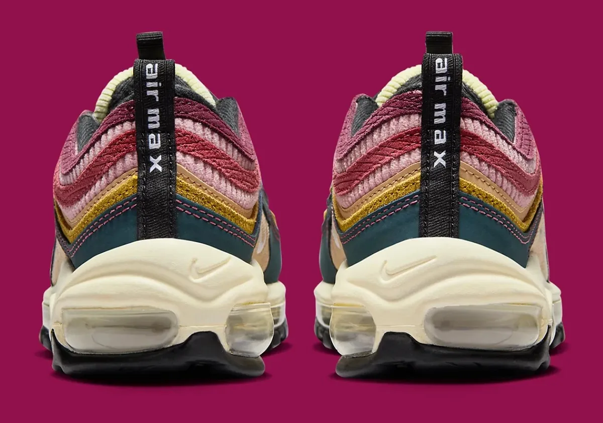 Nike Air Max 97 Velours côtelé et Cursive