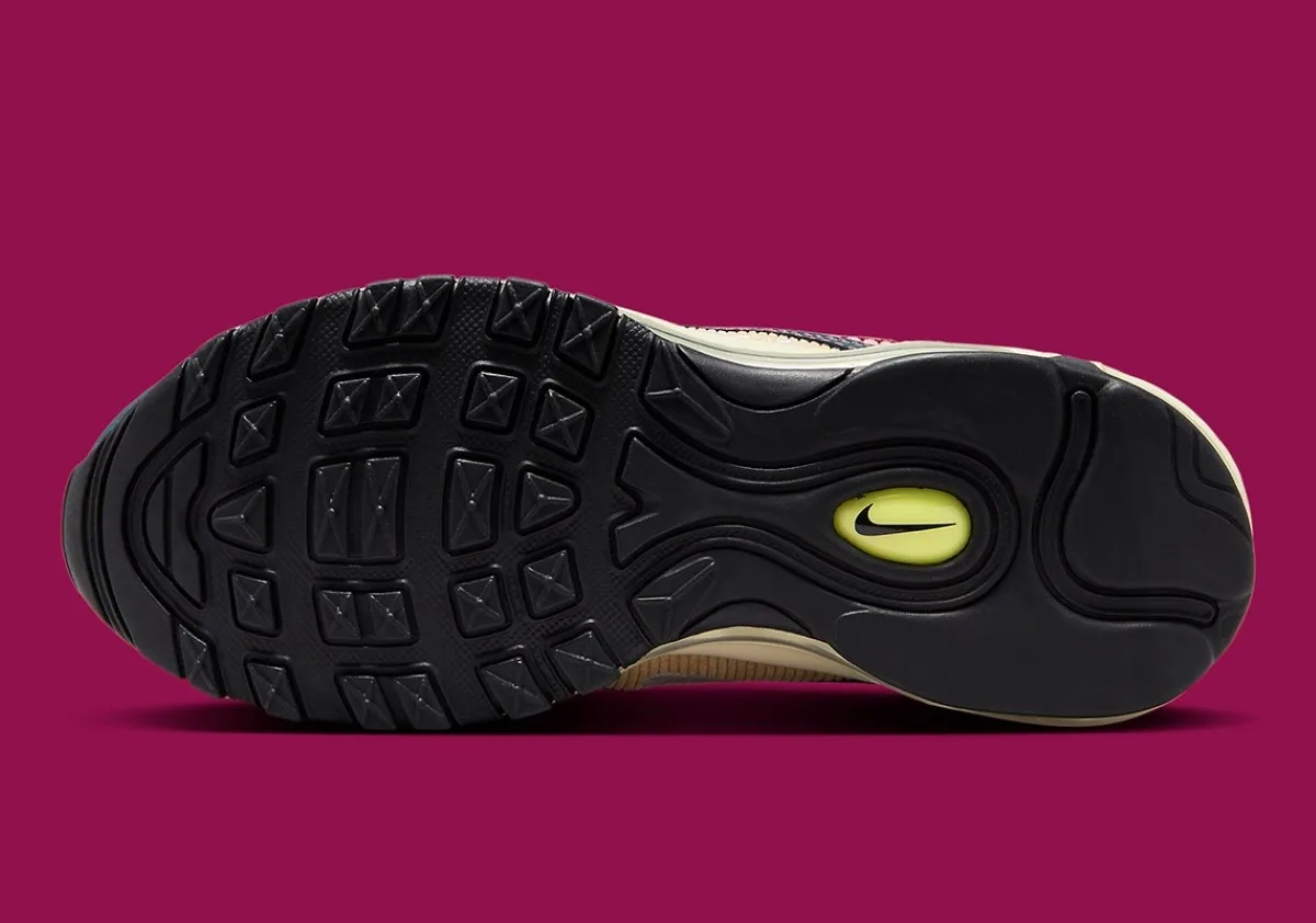 Nike Air Max 97 Velours côtelé et Cursive