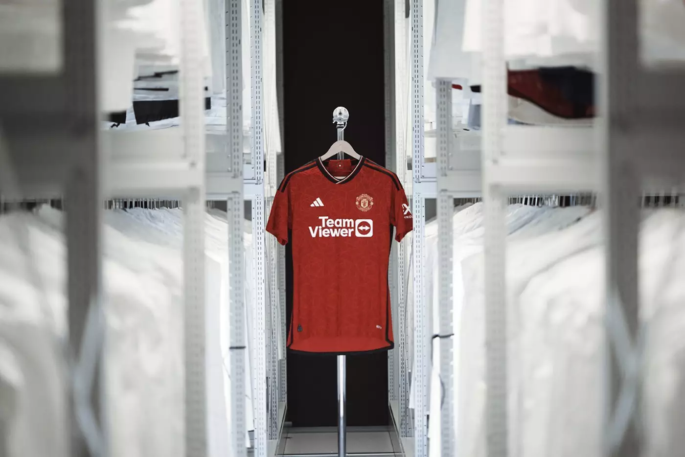 adidas s'associe à Manchester United pour un nouveau partenariat à long terme