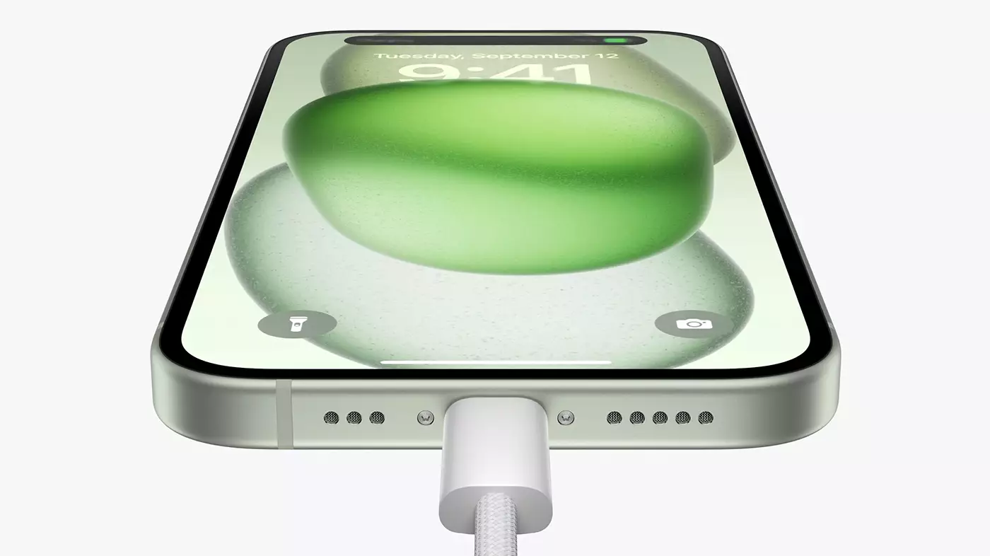 Adieu Lightning ! Apple accueille l'USB-C dans l'iPhone 15… Mais pas comme on pourrait s'y attendre !