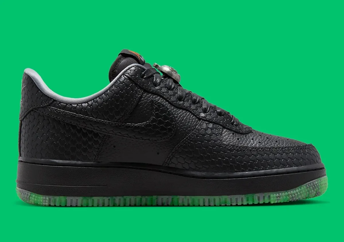 Nike Air Force 1 Low Halloween 2023 2 Le charme de minuit de la Nike Air Force 1 Low "Halloween" 2023 dévoilé