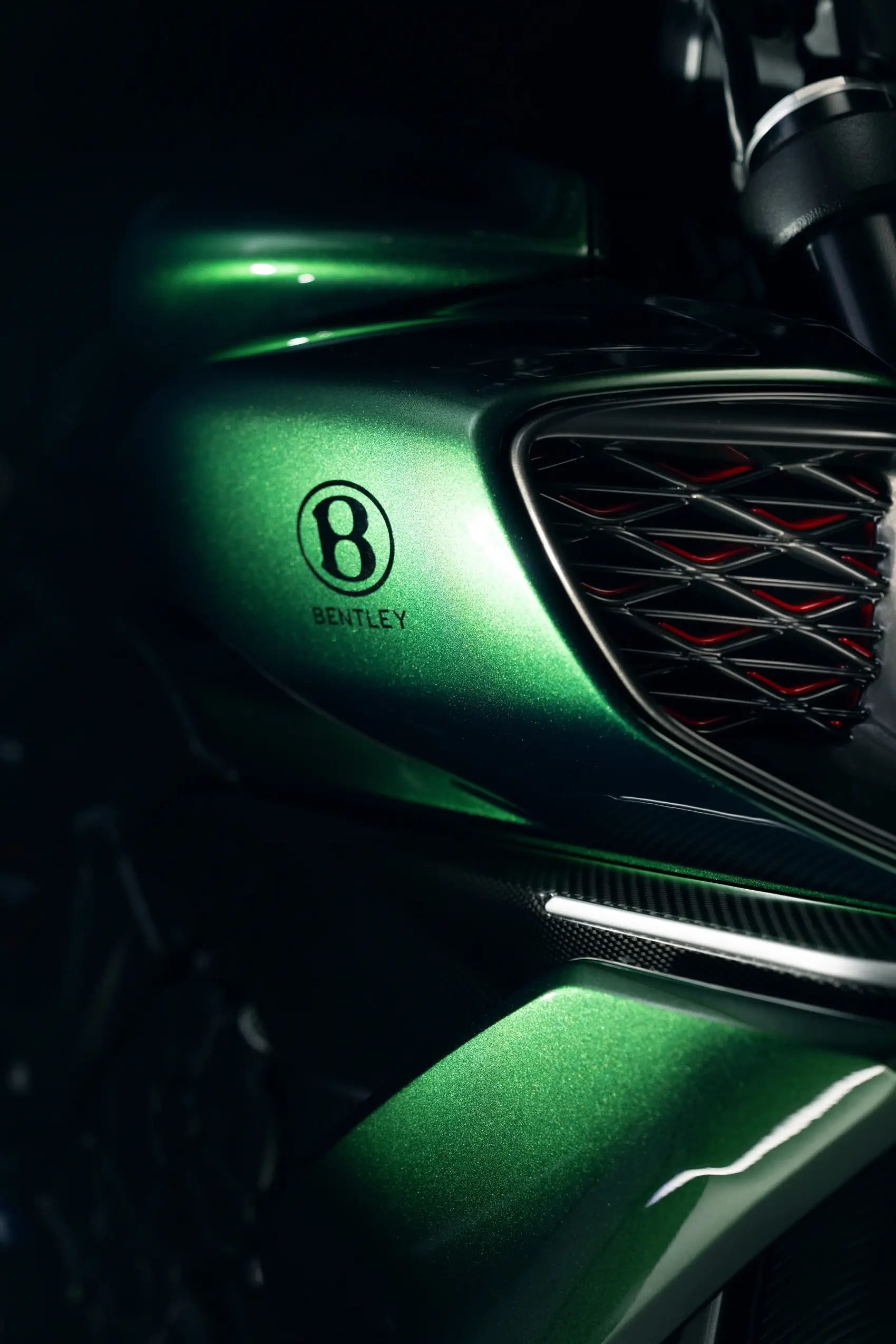 Ducati et Bentley s'associent pour créer la luxueuse Ducati Diavel for Bentley