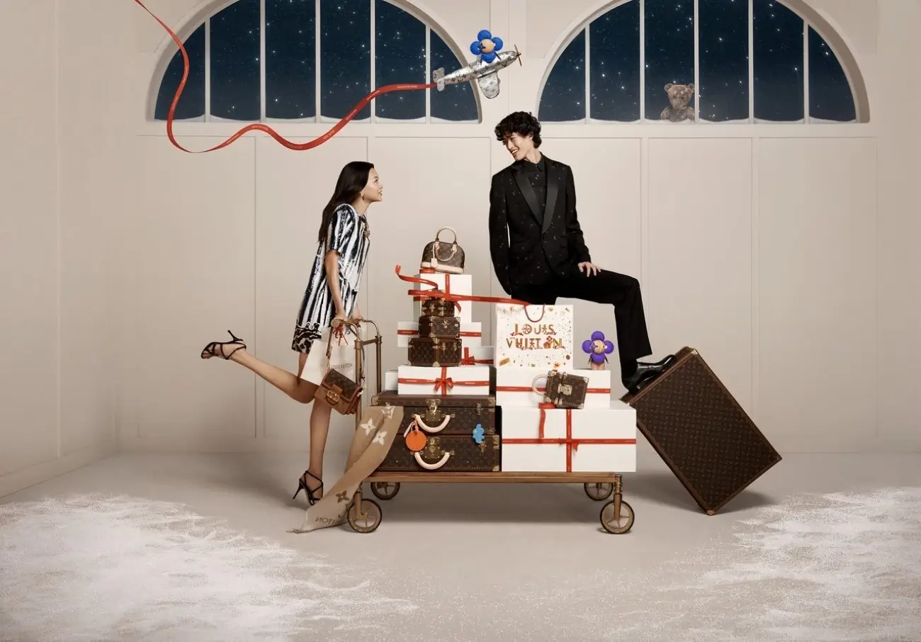 La campagne Holiday 2023 de Louis Vuitton dévoile des merveilles festives pour la saison