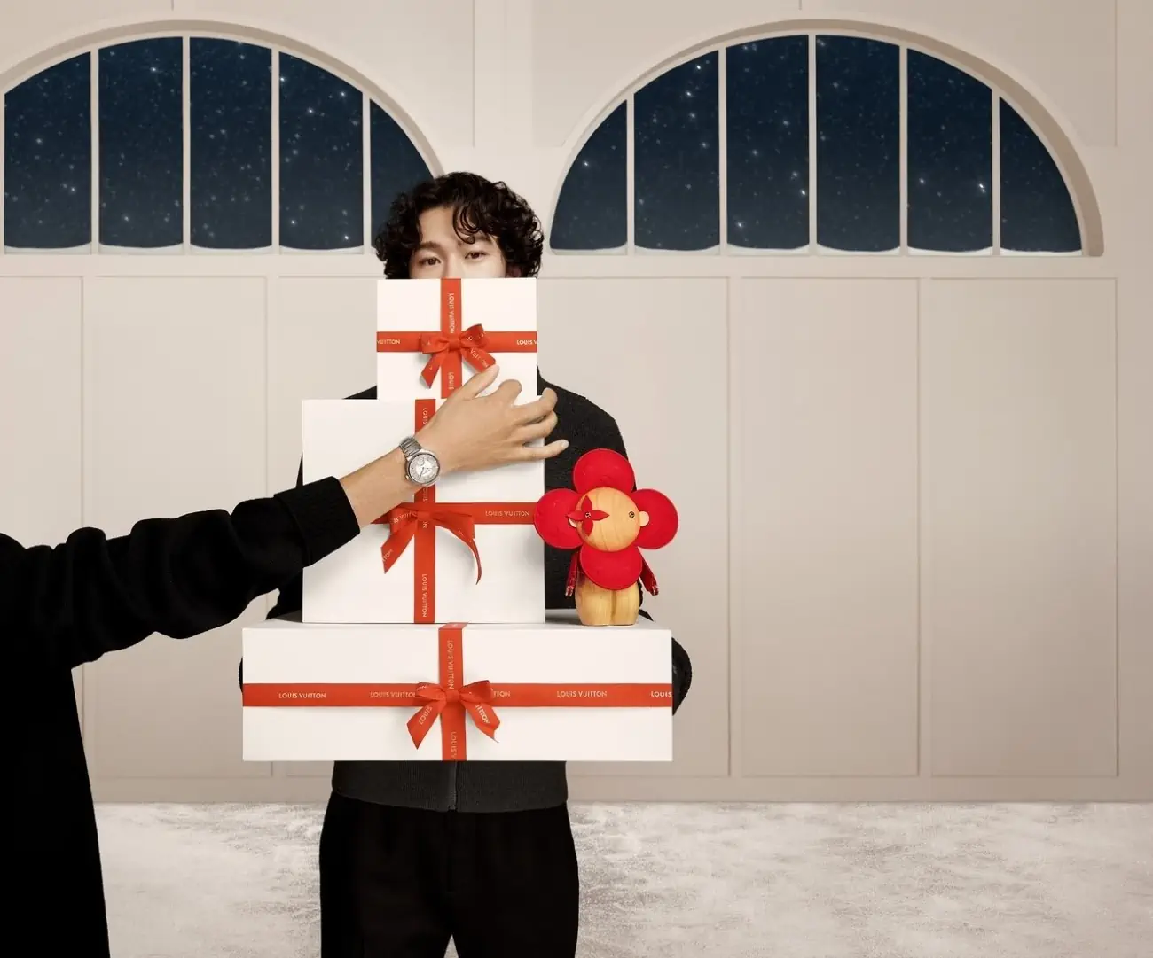 La campagne Holiday 2023 de Louis Vuitton dévoile des merveilles festives pour la saison