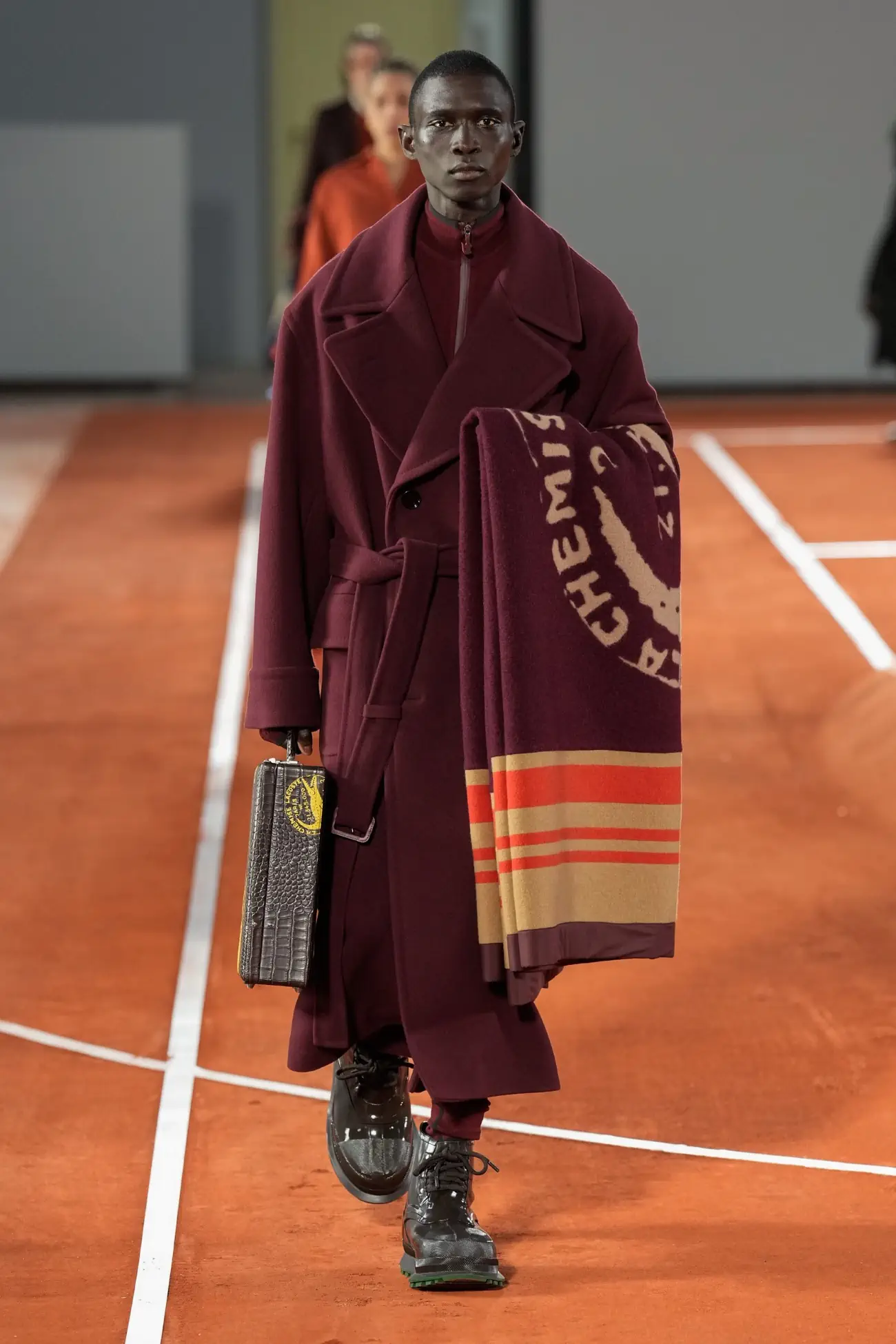Lacoste présente une collection automne 2024 gagnante, imprégnée d'héritage