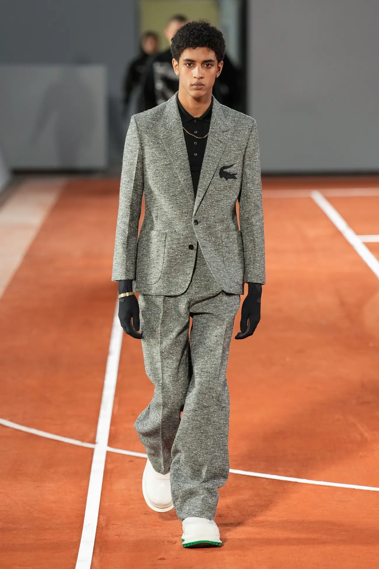 Lacoste présente une collection automne 2024 gagnante, imprégnée d'héritage