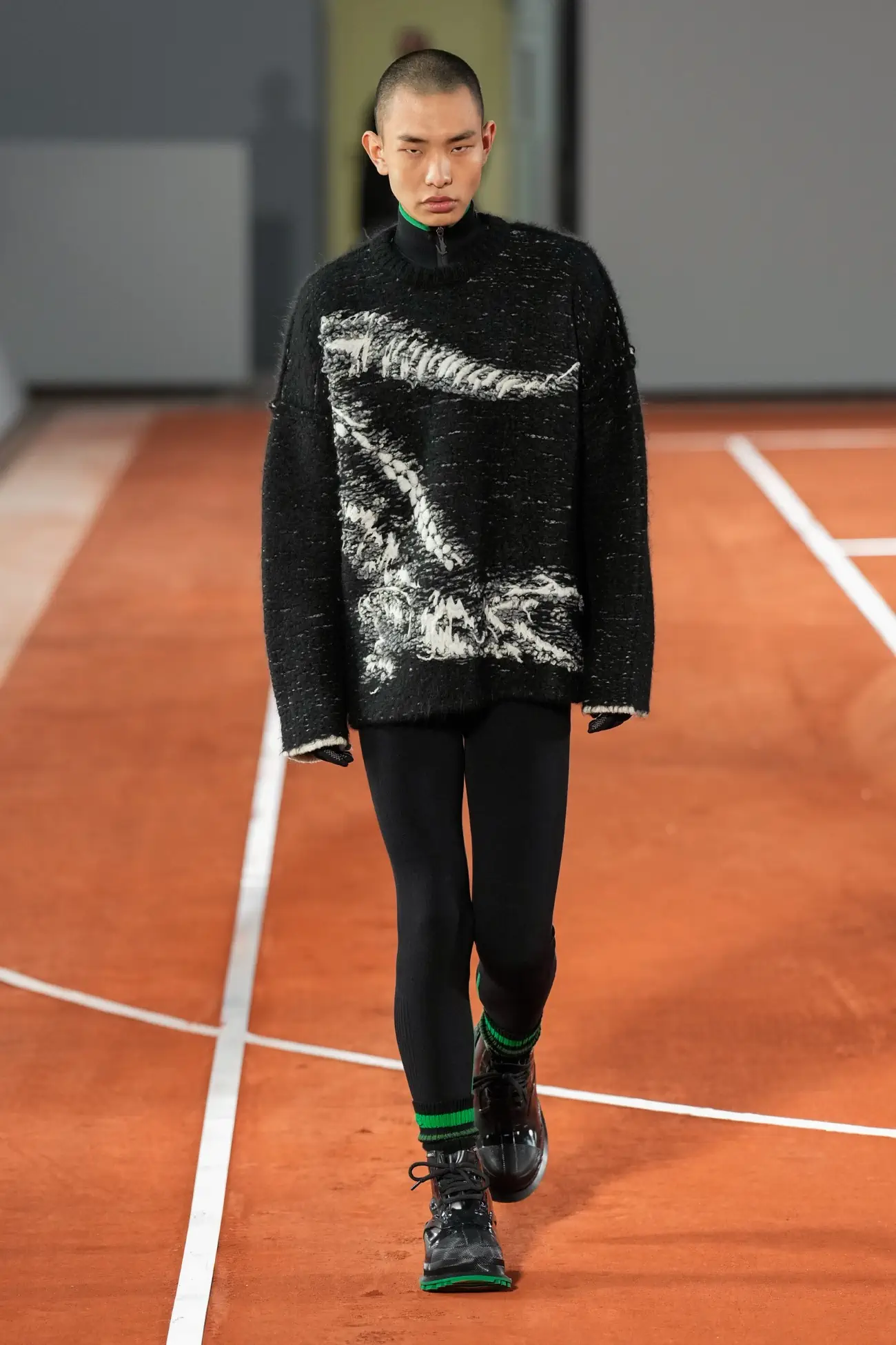 Lacoste présente une collection automne 2024 gagnante, imprégnée d'héritage