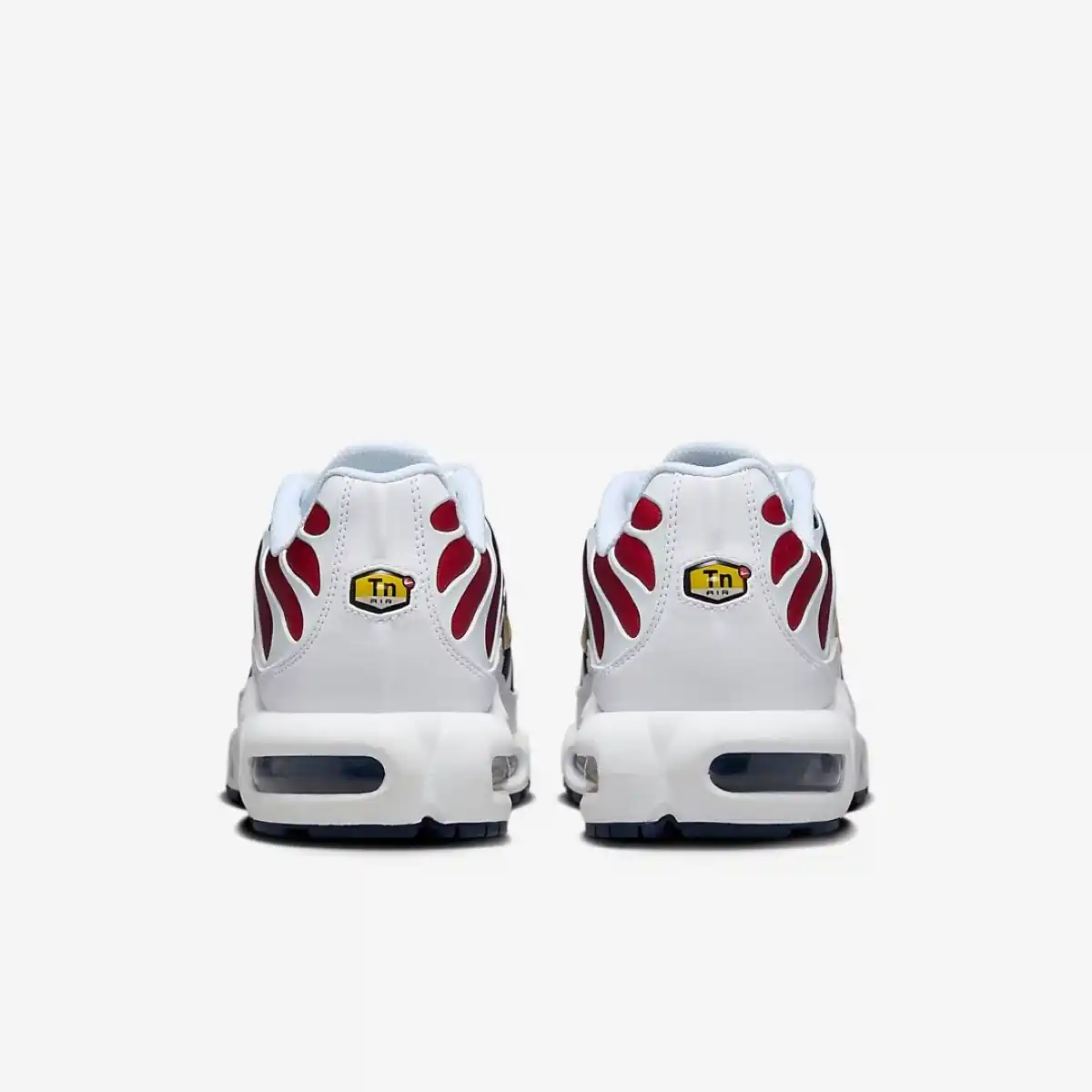 Nike Air Max Plus PSG 5 La prochaine Nike Air Max Plus “PSG”, le flair parisien rencontre le design classique
