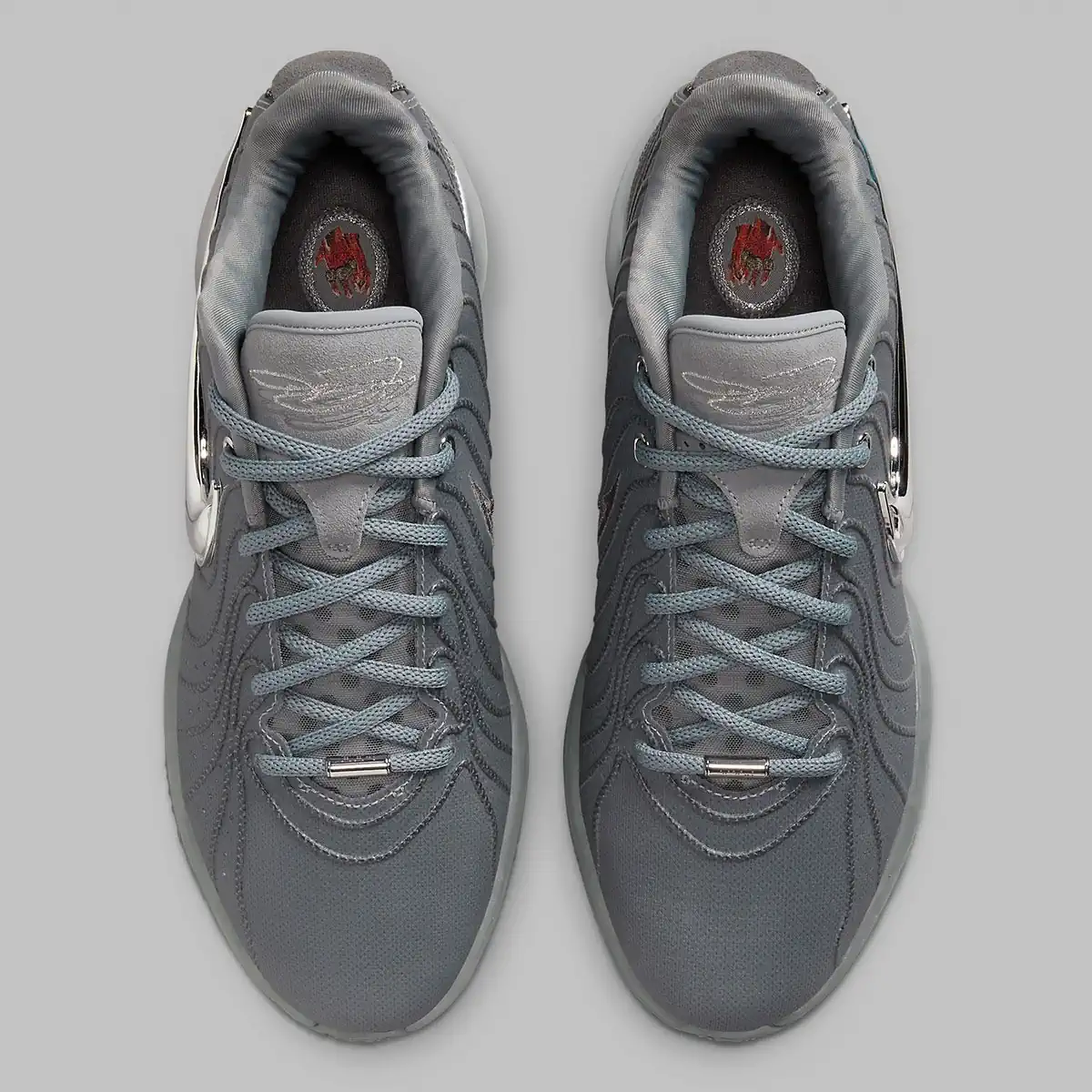 Nike LeBron 21 Cool Grey 3 La Nike LeBron 21 “Cool Grey” apporte un coloris iconique à la dernière chaussure signature de King James