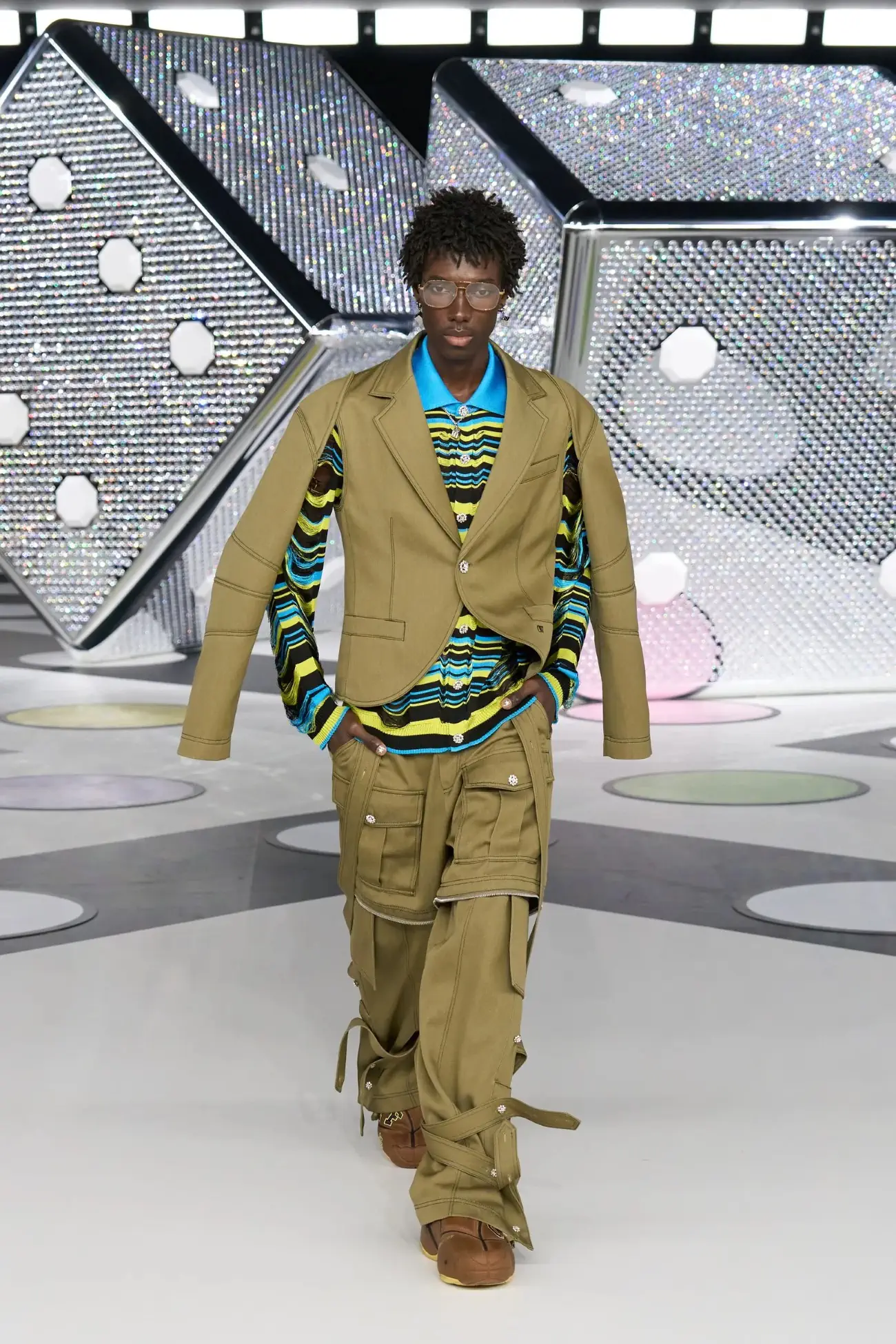 Off White Automne 2024 Un Remix Maximaliste D Influences Am Ricaines   Off White Fall Winter 2024 Paris Fashion Week 2.webp