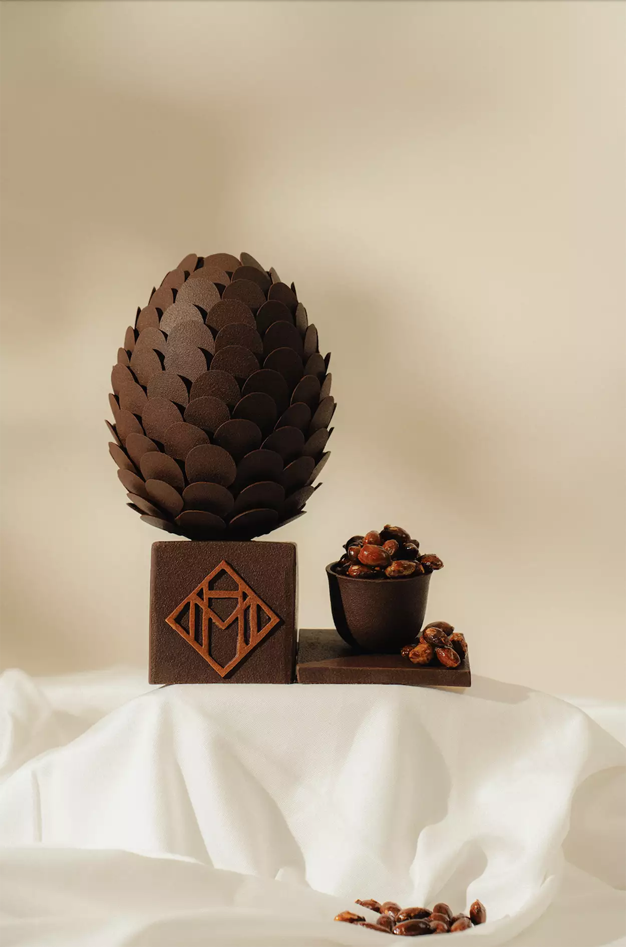 Paques 2024 LHotel Martinez 1 L'Hôtel Martinez dévoile un œuf de Pâques exquis, “La Pomme de Pin”