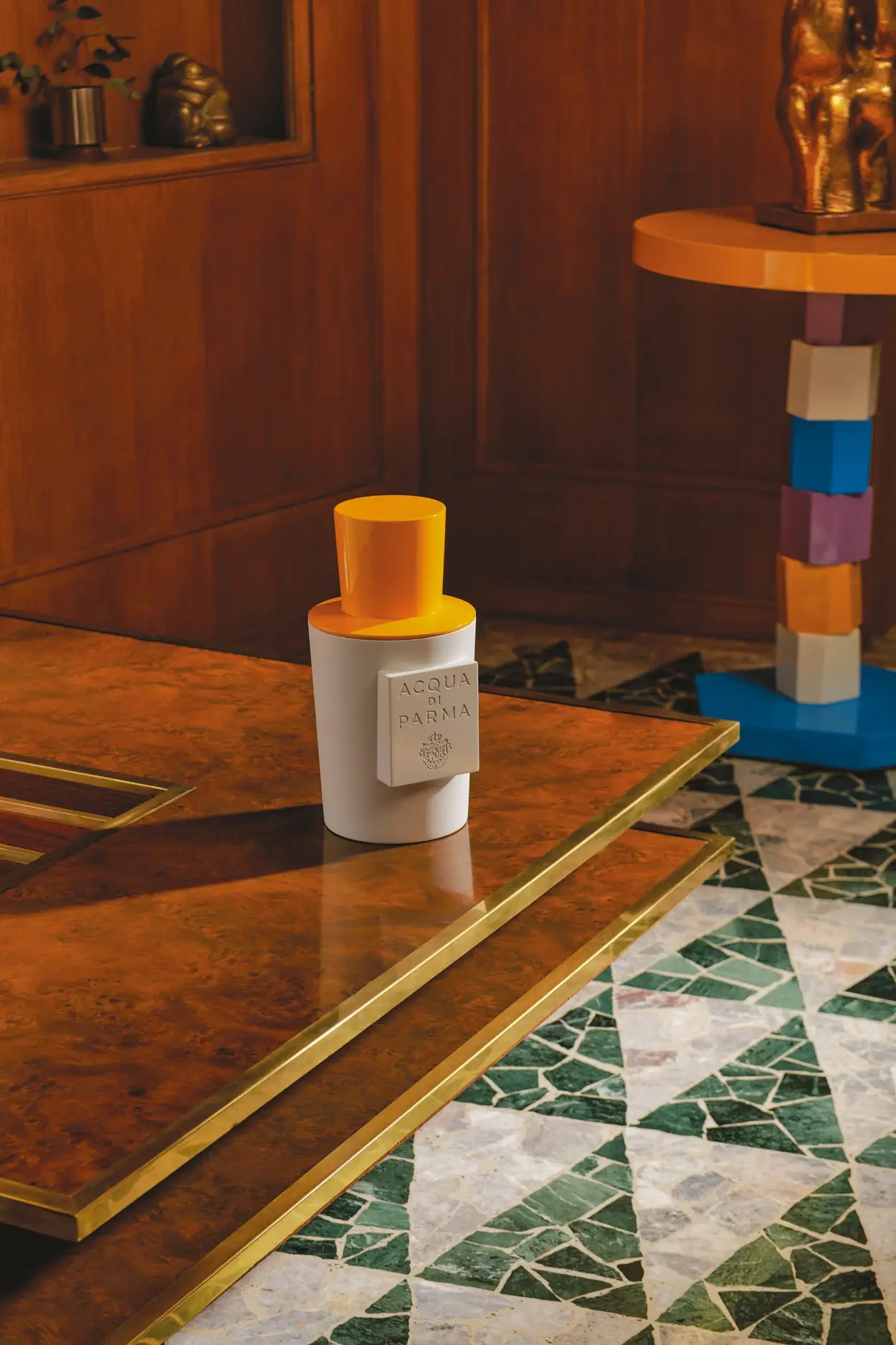 La bougie Chapeau! d'Acqua di Parma réimagine le parfum et le design