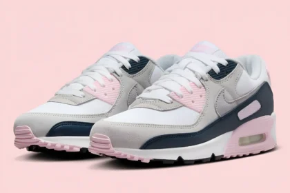 La Nike Air Max 90 fait peau neuve en “Navy/Pink”