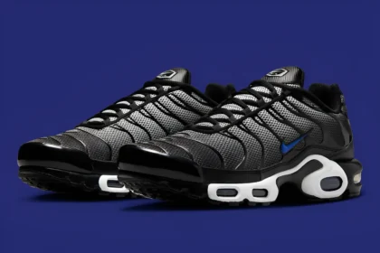 La Nike Air Max Plus “Anthracite” adopte une teinte sombre pour un look monochrome épuré