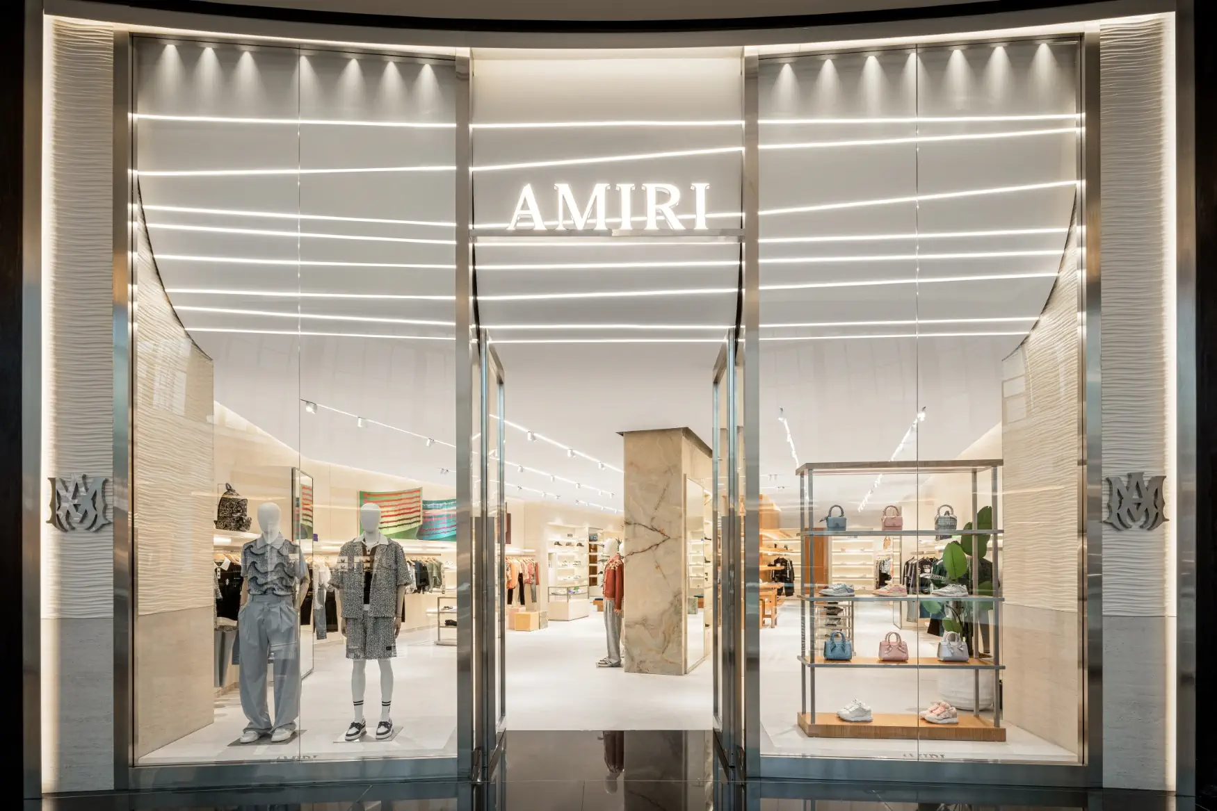 AMIRI double sa présence à Dubaï avec une oasis californienne dans le Mall of Emirates