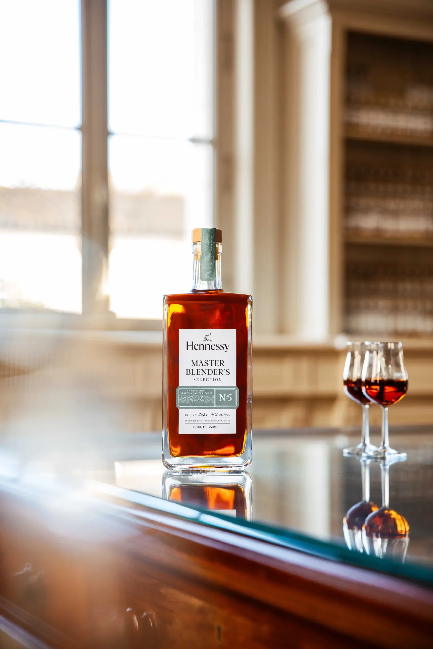 Hennessy rend hommage aux distillateurs artisanaux avec la “Master Blender's Selection N°5”