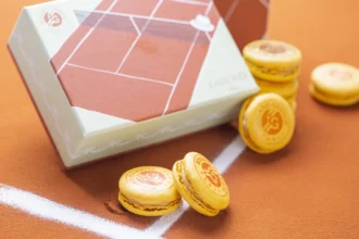 Ladurée signe un coup de cœur avec les macarons spéciaux Roland-Garros