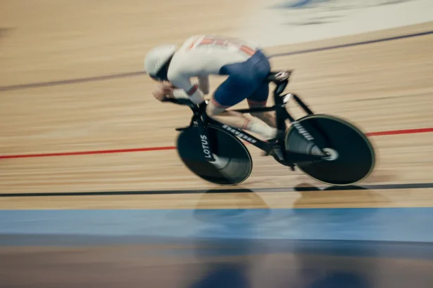 Lotus Engineering et British Cycling dévoilent un vélo de piste de haute technologie pour les Jeux olympiques de Paris 2024
