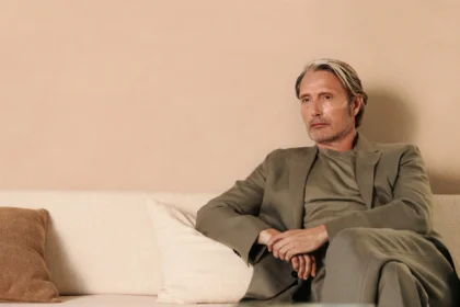 Campagne ZEGNA Printemps/Été 2024 avec Mads Mikkelsen