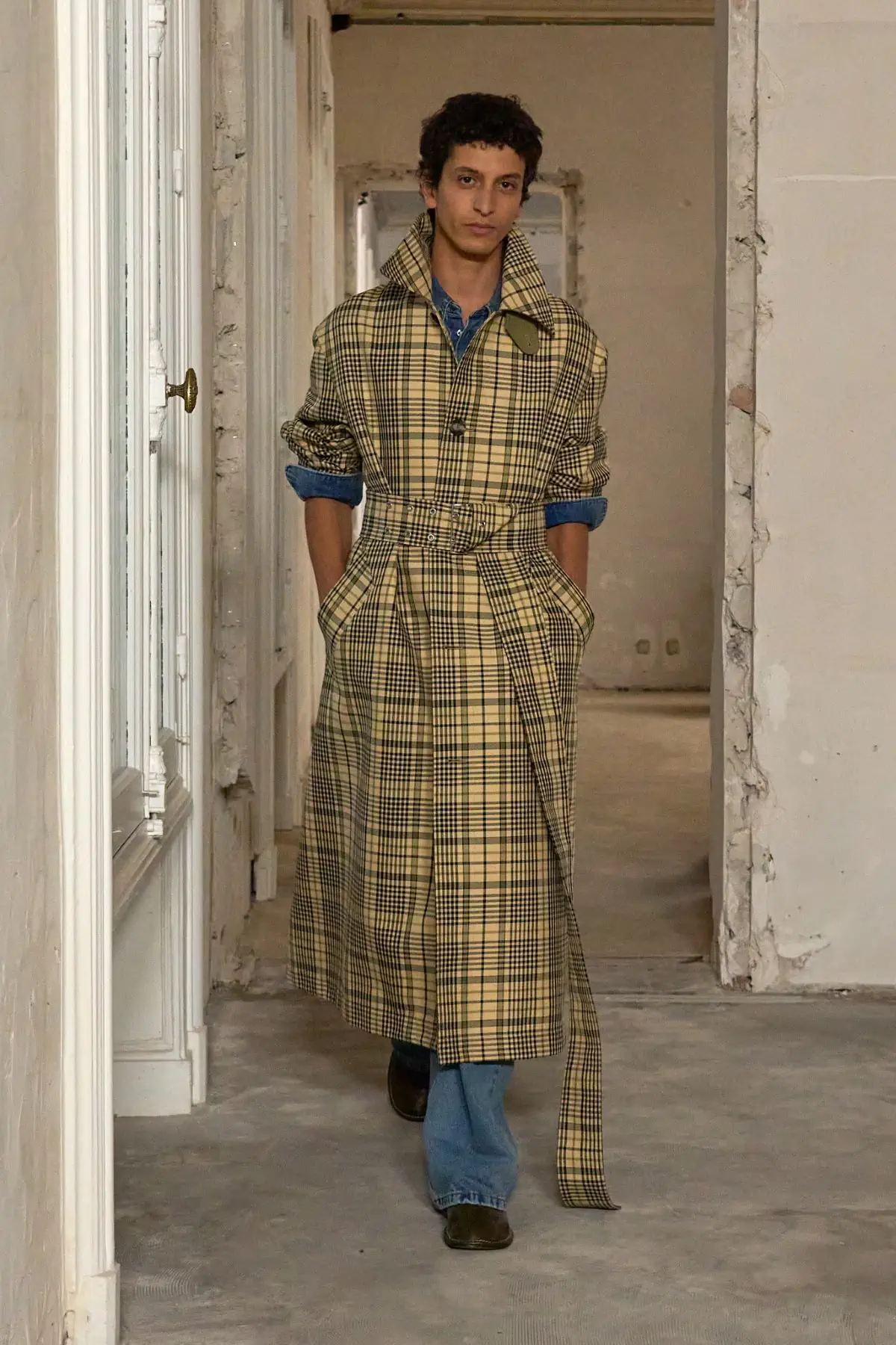 AMI Paris Printemps 2025, le chic parisien sans effort pour un été décontracté